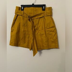 Banana Republic Explorer Shorts Size 6 Mustard Yellow